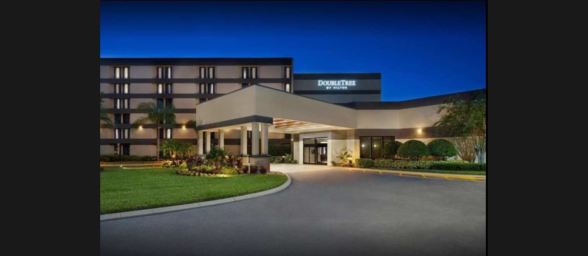 Double Tree Public Space